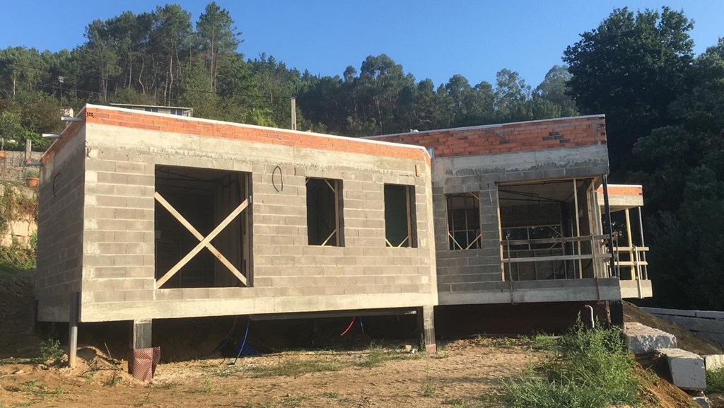 Construcción de una vivienda unifamiliar en Ponteareas