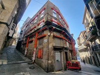 En marcha las obras de rehabilitación de un histórico edificio del siglo XVIII en la principal arteria del Casco Vello