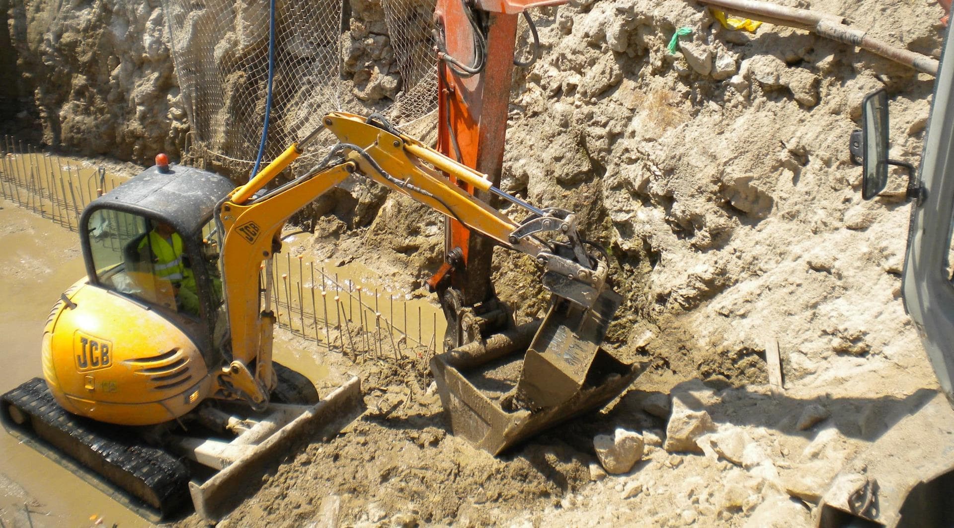 Maquinaria para realizar todo tipo de excavaciones