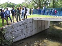 Ponteareas levanta el puente que aislaba dos núcleos de Fontenla